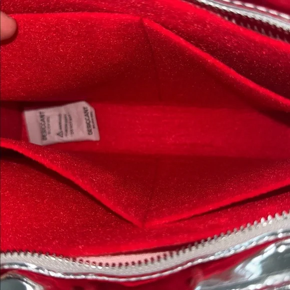 NWT Glossier Chrome Makeup Bag - Picture 5 of 5